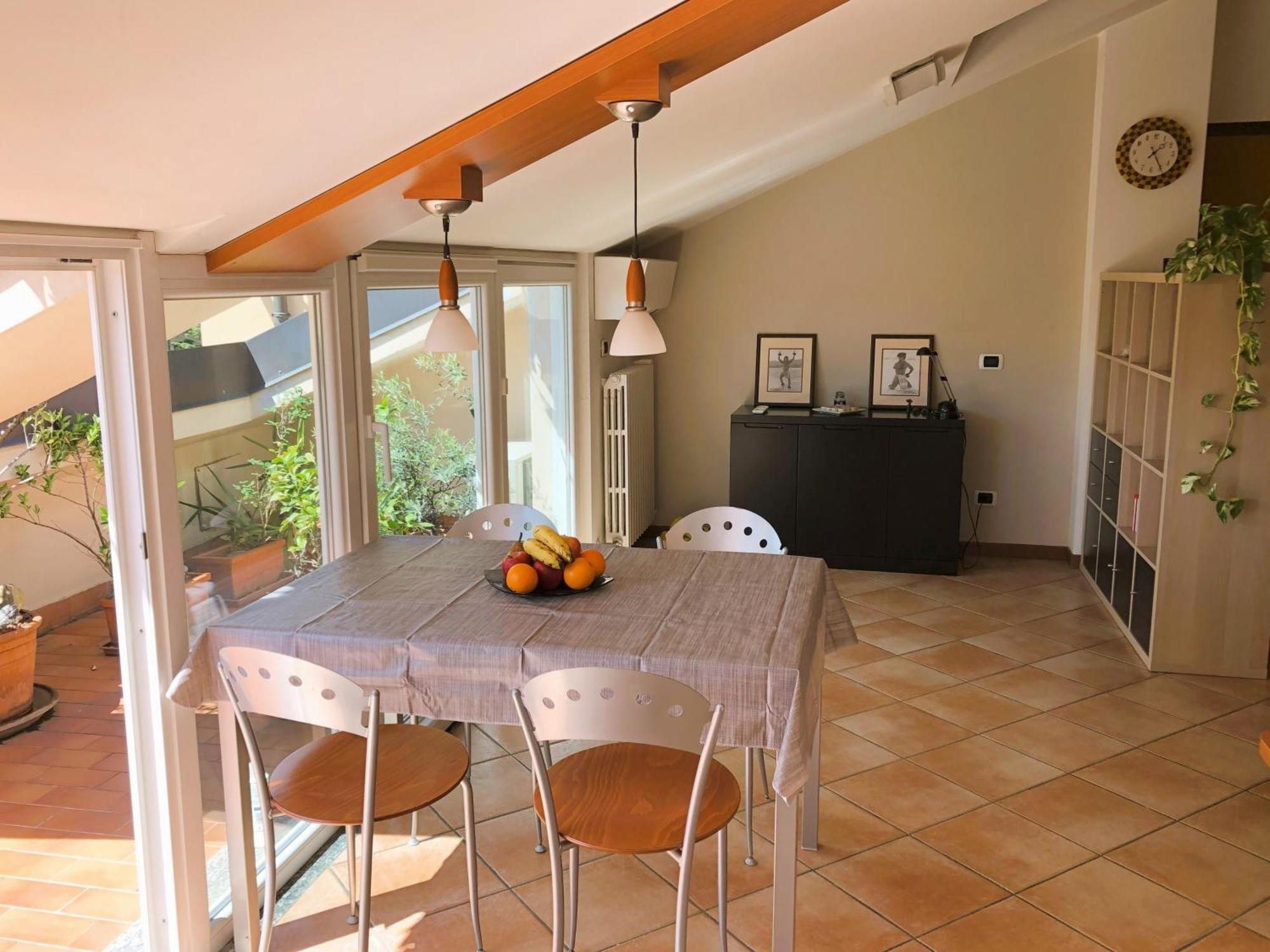 Bright Penthouse Close To Center With Terrace And Lake View 레코 외부 사진