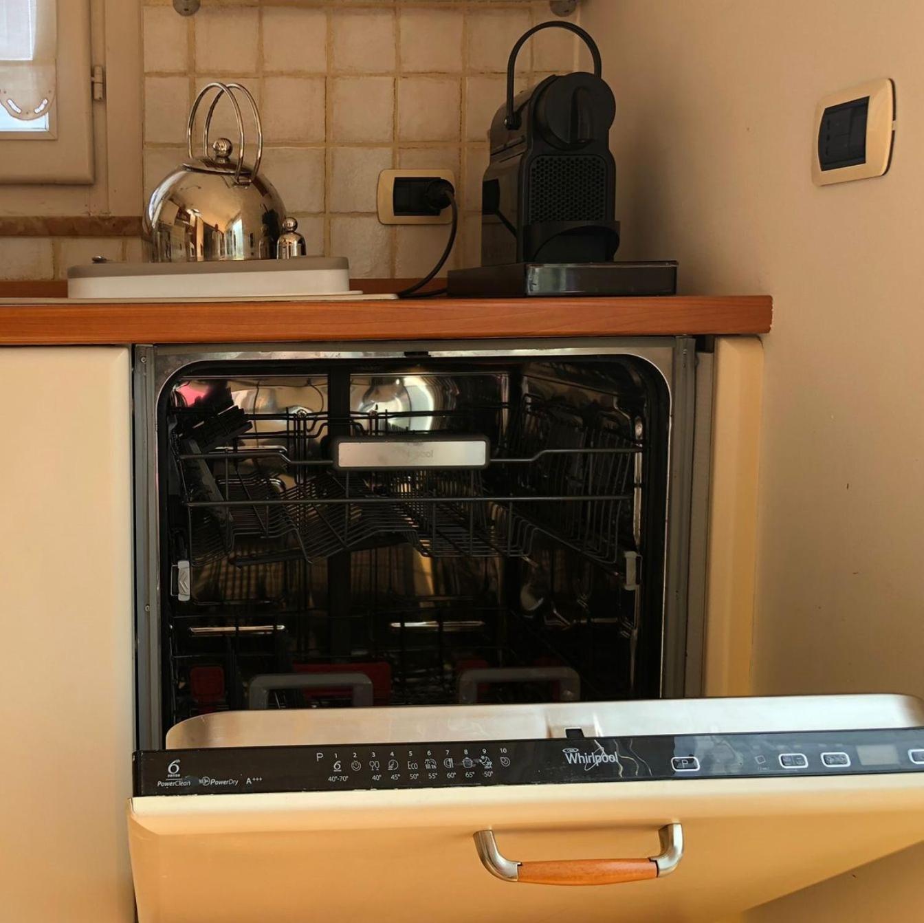 Bright Penthouse Close To Center With Terrace And Lake View 레코 외부 사진